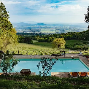 Valdonica Winery Fine Dine & Wine Farm stay Sassofortino